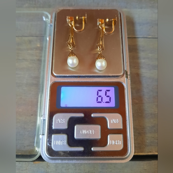 Vintage 18K Yellow Gold Custom Cultured Pearl Sapphire Screwback Earrings - Picture 15 of 15